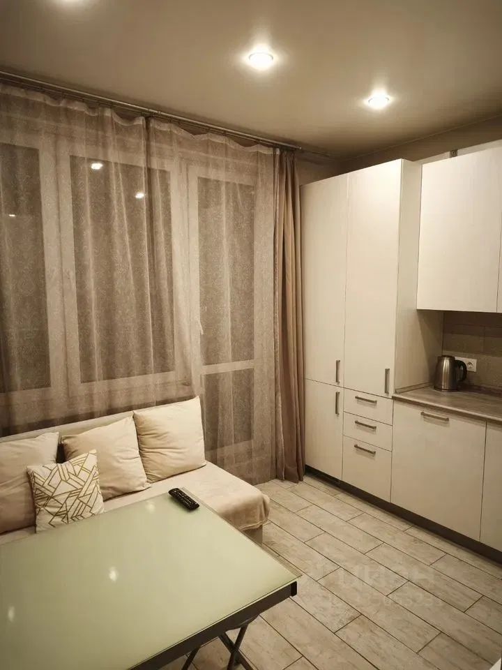 m. ZIL: Apartment, 1-rooms