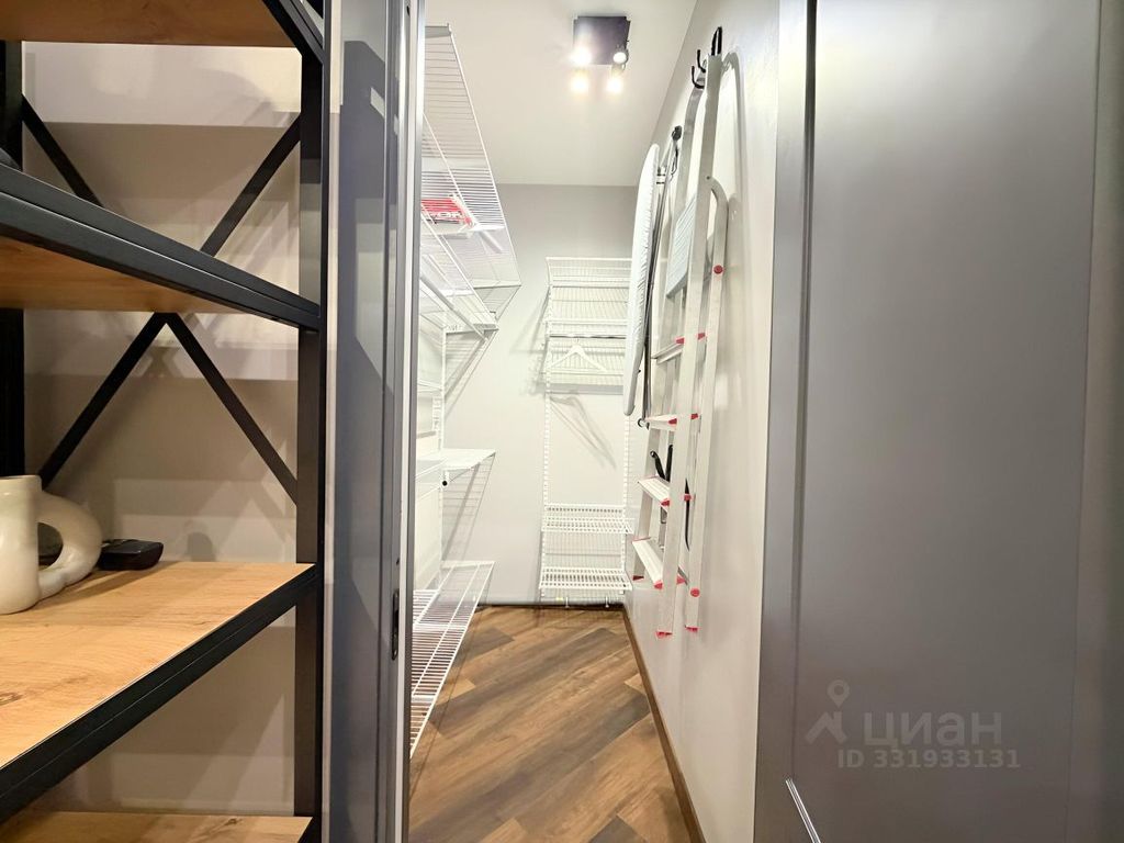 m. ZIL: Apartment, 1-rooms