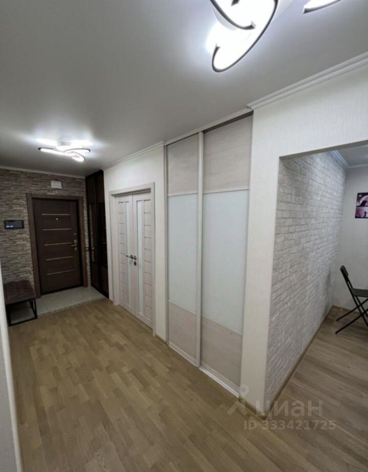 m. Ploschad trekh vokzalov: Apartment, 2-rooms