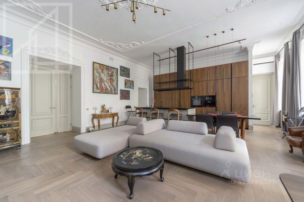 m. Kropotkinskaya: Apartment, 5-rooms