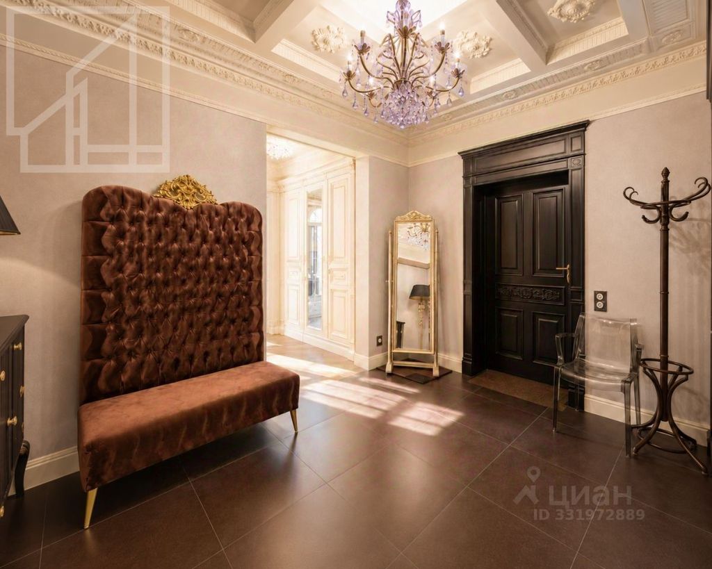m. Kropotkinskaya: Apartment, 4-rooms