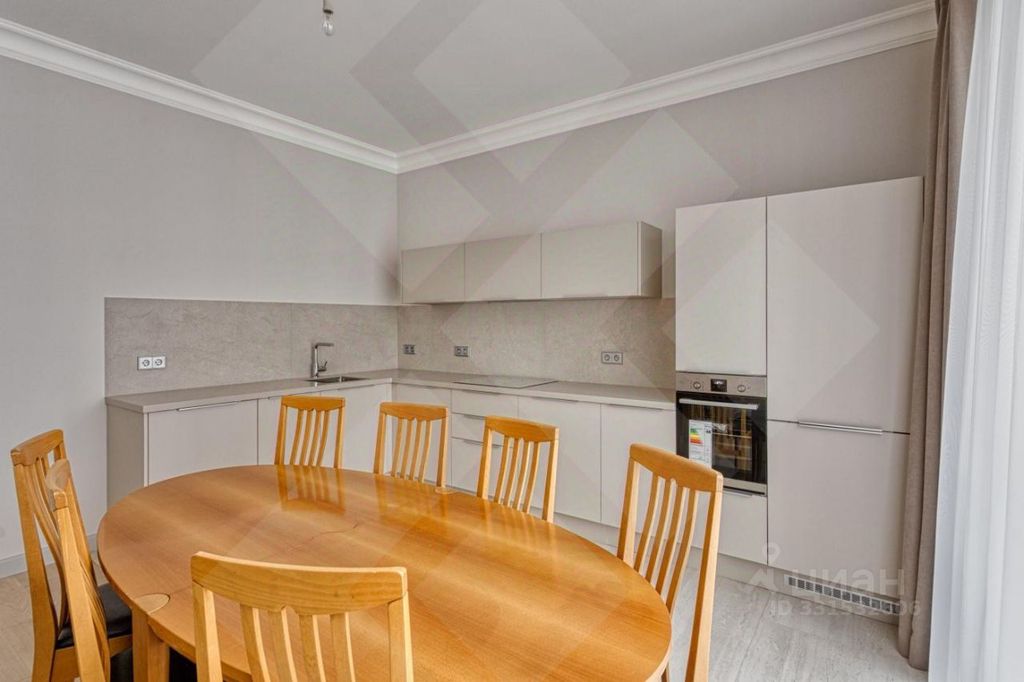 m. Aminyevskaya: Apartment, 3-rooms
