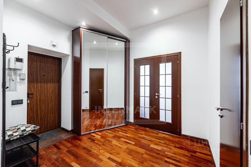 m. Polyanka: Apartment, 3-rooms