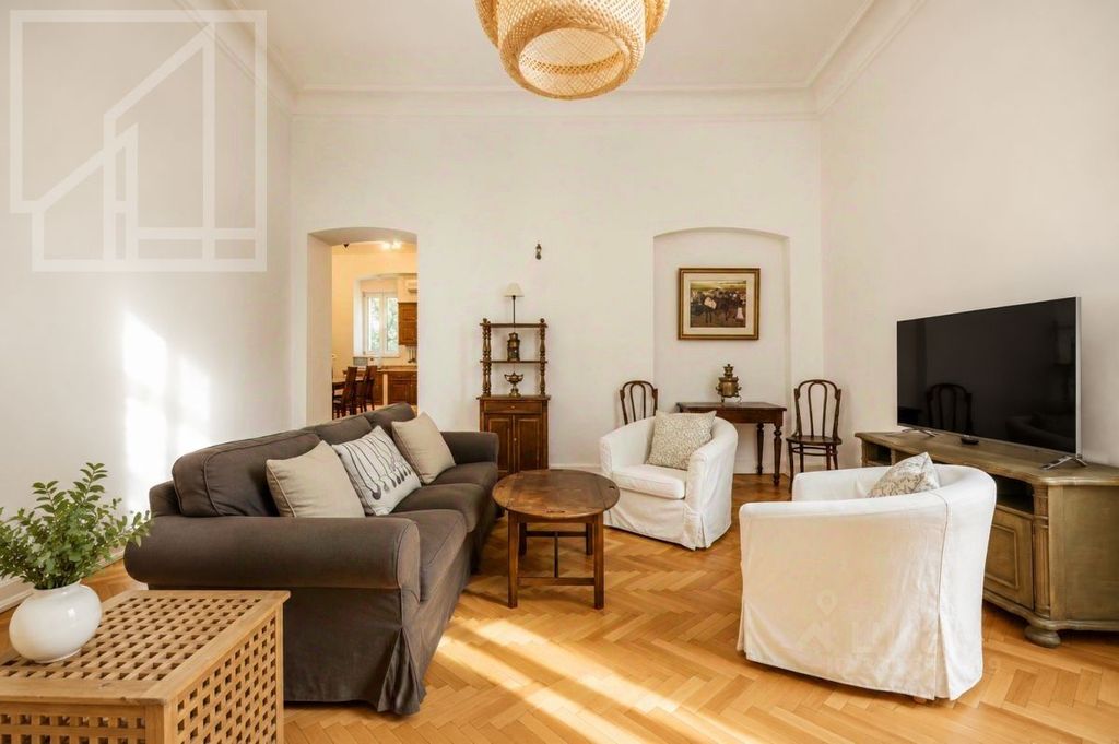 m. Kitay-gorod: Apartment, 4-rooms