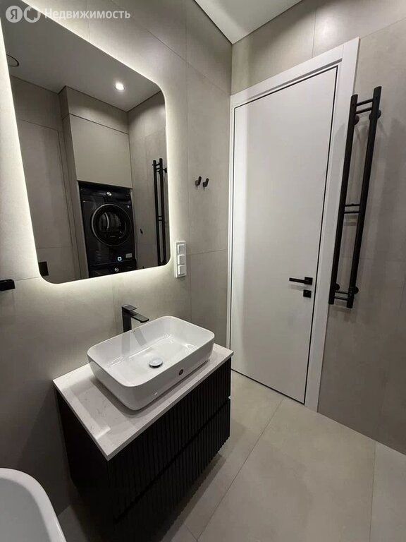 m. ZIL: Apartment, 2-rooms