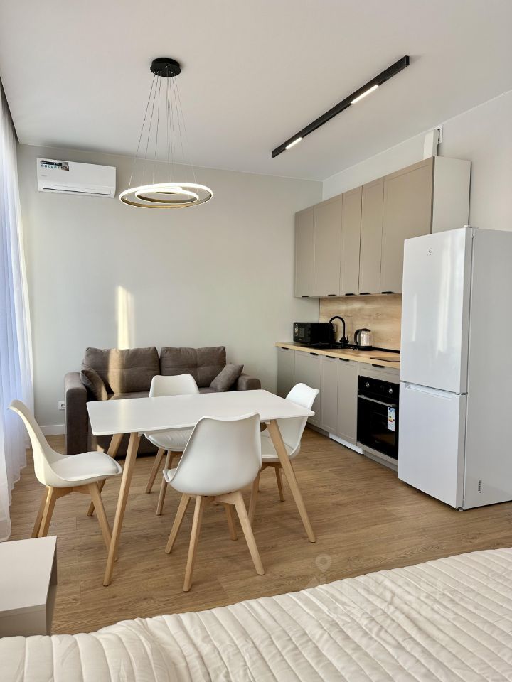 m. Verkhnie Kotly: Apartment, studio