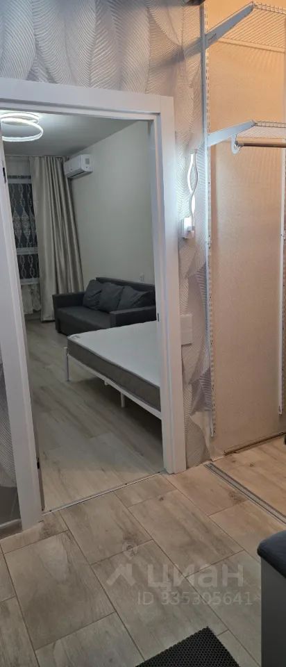 m. Lukhmanovskaya: Apartment, 1-rooms
