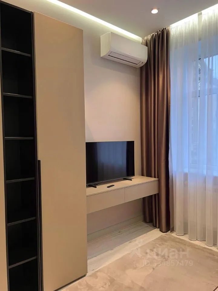 m. Smolenskaya: Apartment, 3-rooms