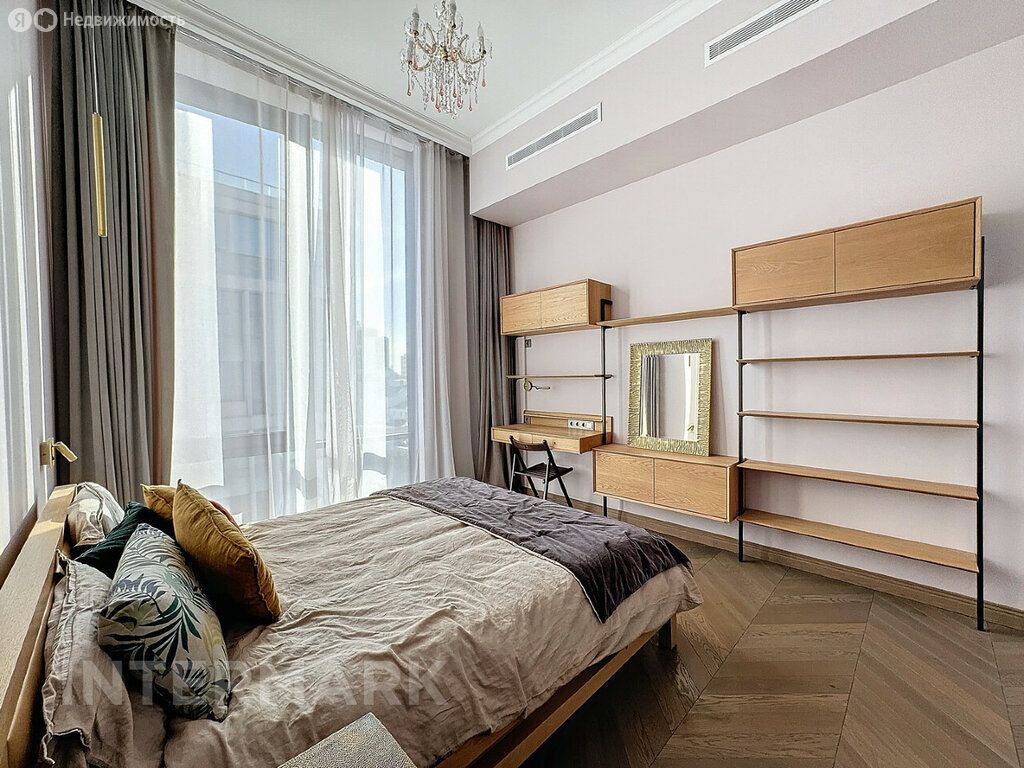 m. Mendeleevskaya: Apartment, 4-rooms