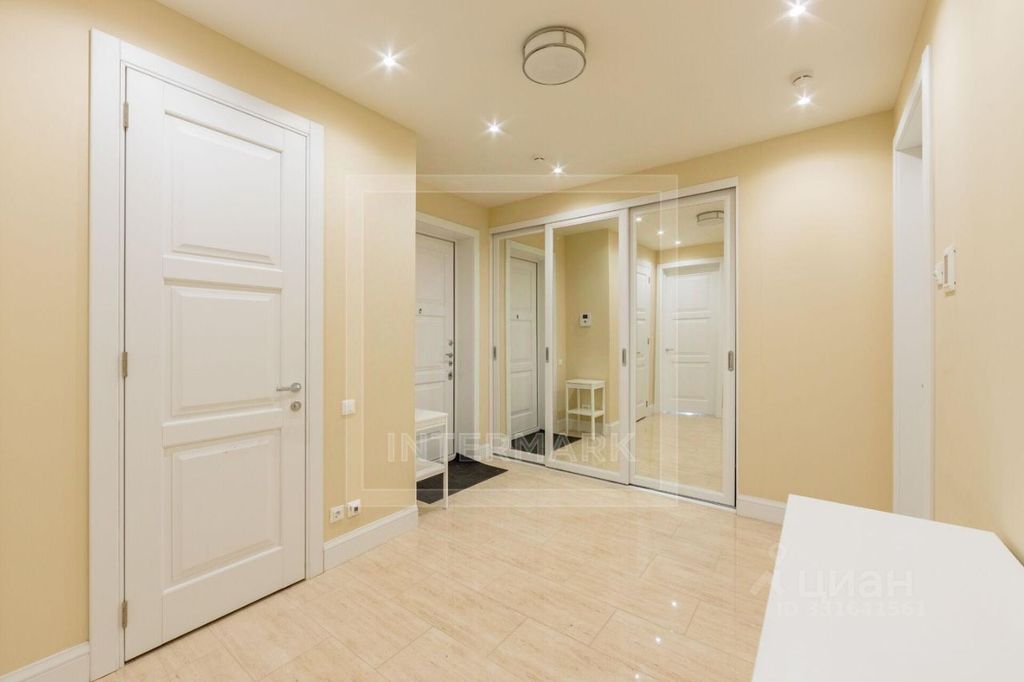 m. Shabolovskaya: Apartment, 3-rooms
