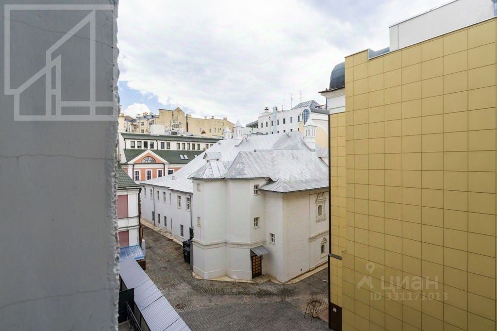 m. Kuznetsky most: Apartment, 3-rooms
