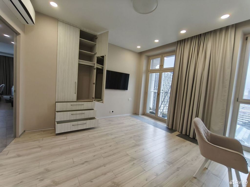 m. Vodny stadion: Apartment, 3-rooms