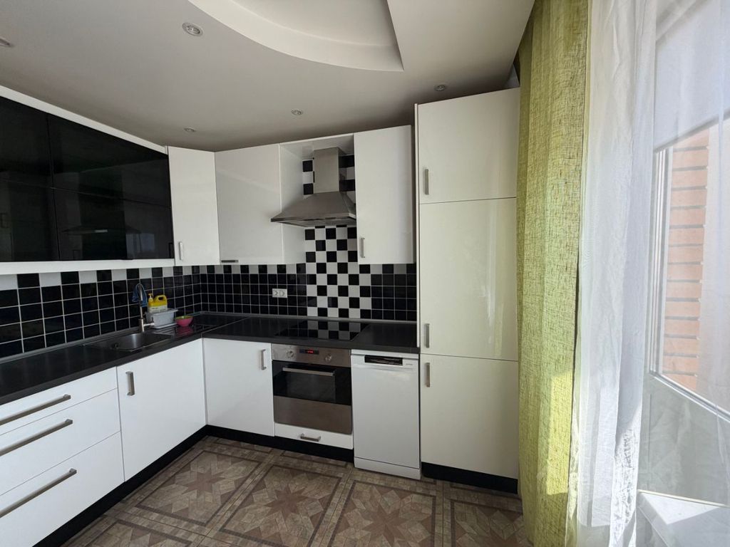 m. Fabrichnaya: Apartment, 1-rooms
