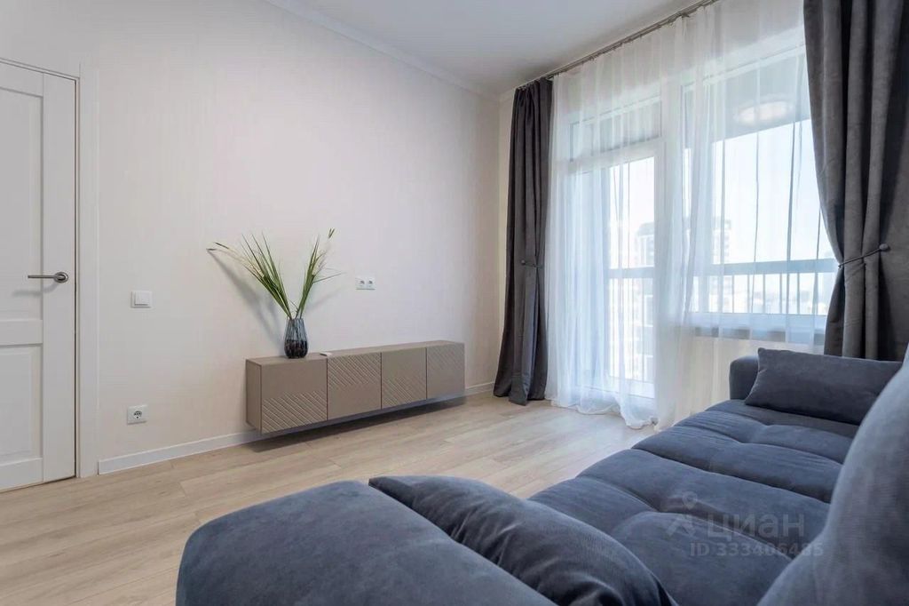 m. Oktyabrskoe pole: Apartment, 2-rooms