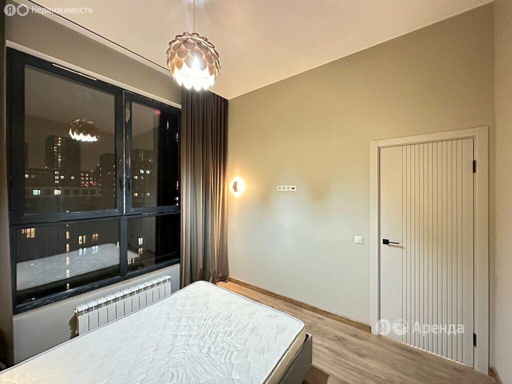 m. ZIL: Apartment, 2-rooms