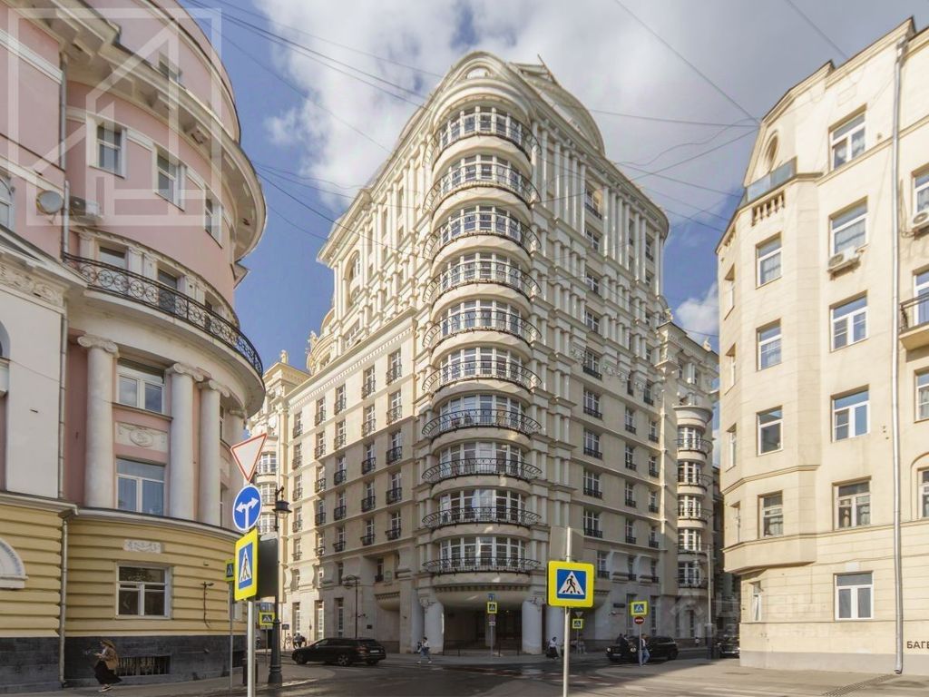 m. Mayakovskaya: Apartment, 4-rooms