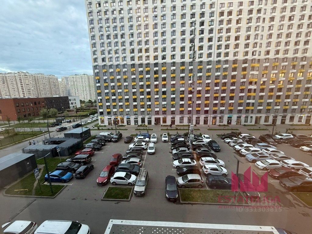 m. Lukhmanovskaya: Apartment, 2-rooms