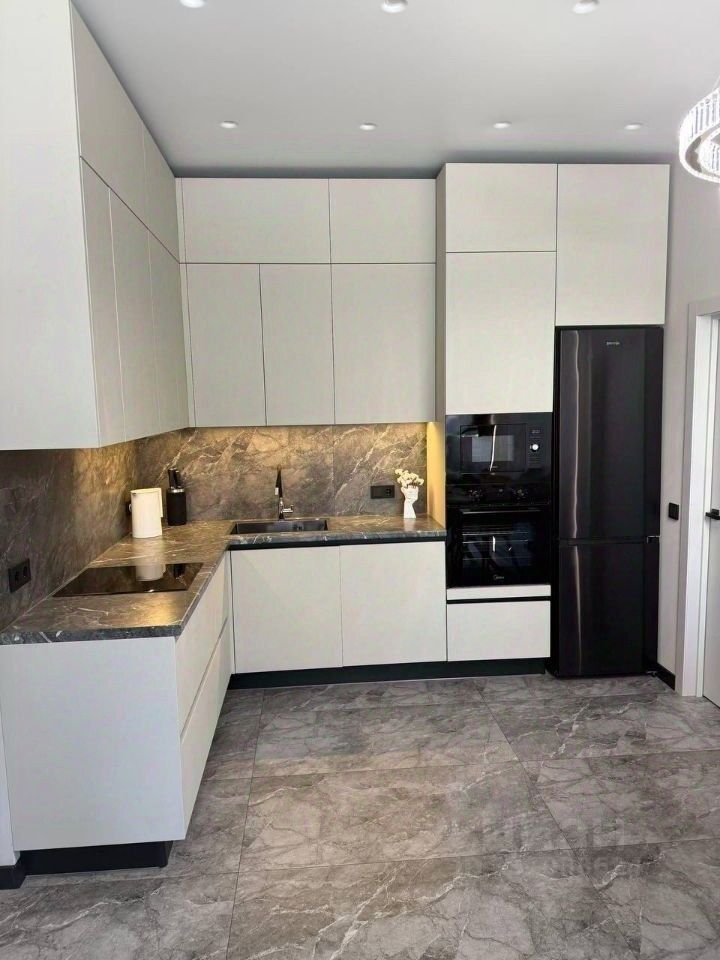 m. ZIL: Apartment, 2-rooms