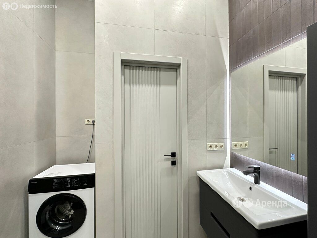 m. ZIL: Apartment, 2-rooms