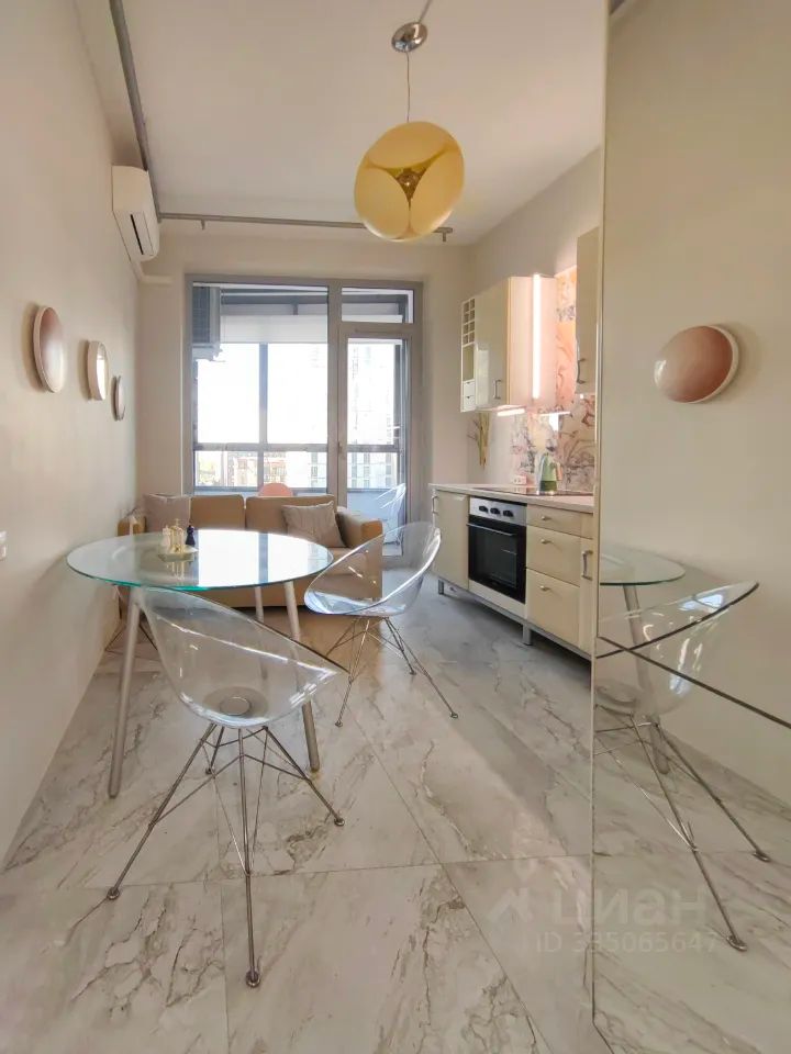 m. ZIL: Apartment, 2-rooms