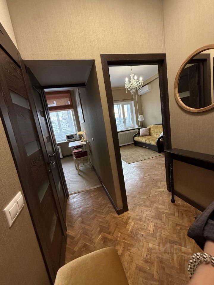m. Kropotkinskaya: Apartment, 1-rooms