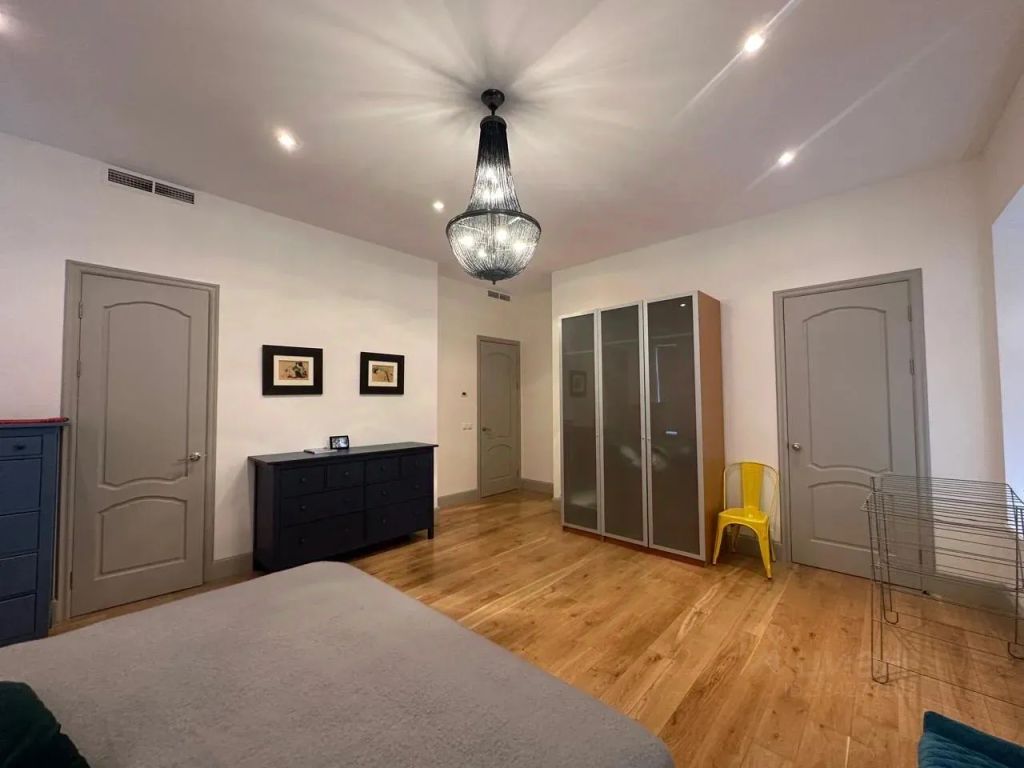 m. Novokuznetskaya: Apartment, 3-rooms