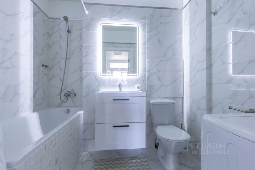m. Universitet druzhby narodov: Apartment, 2-rooms