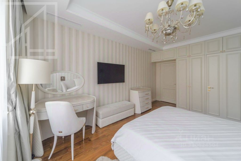 m. Smolenskaya: Apartment, 4-rooms