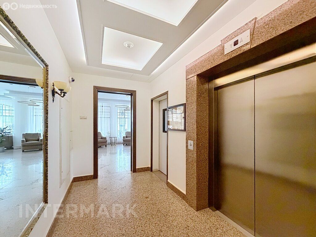 m. Barrikadnaya: Apartment, 4-rooms
