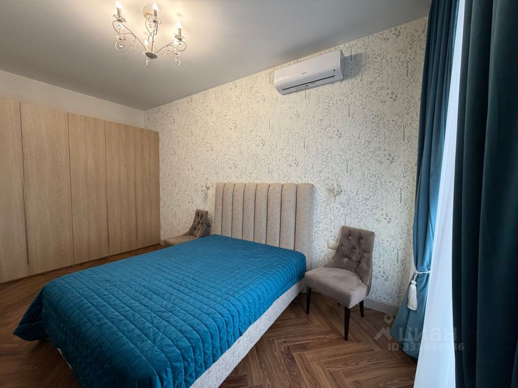 m. ZIL: Apartment, 2-rooms