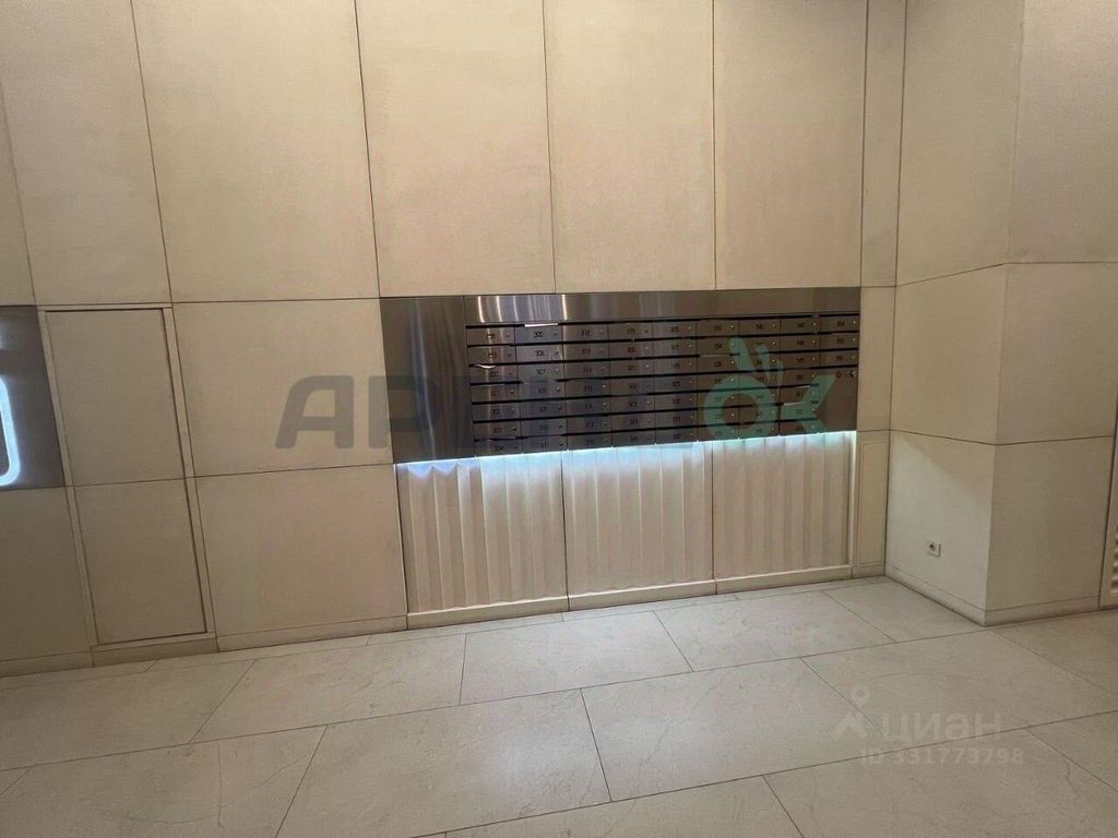 m. ZIL: Apartment, 2-rooms