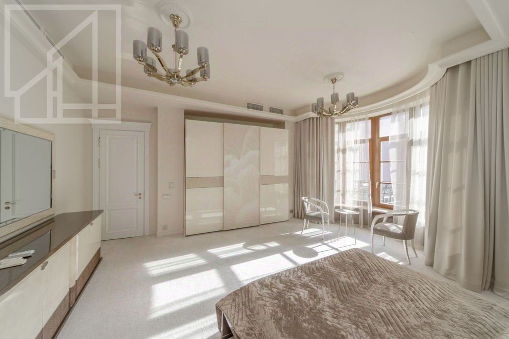 m. Mayakovskaya: Apartment, 4-rooms
