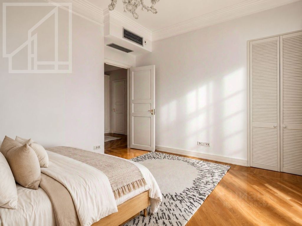 m. Arbatskaya: Apartment, 5-rooms