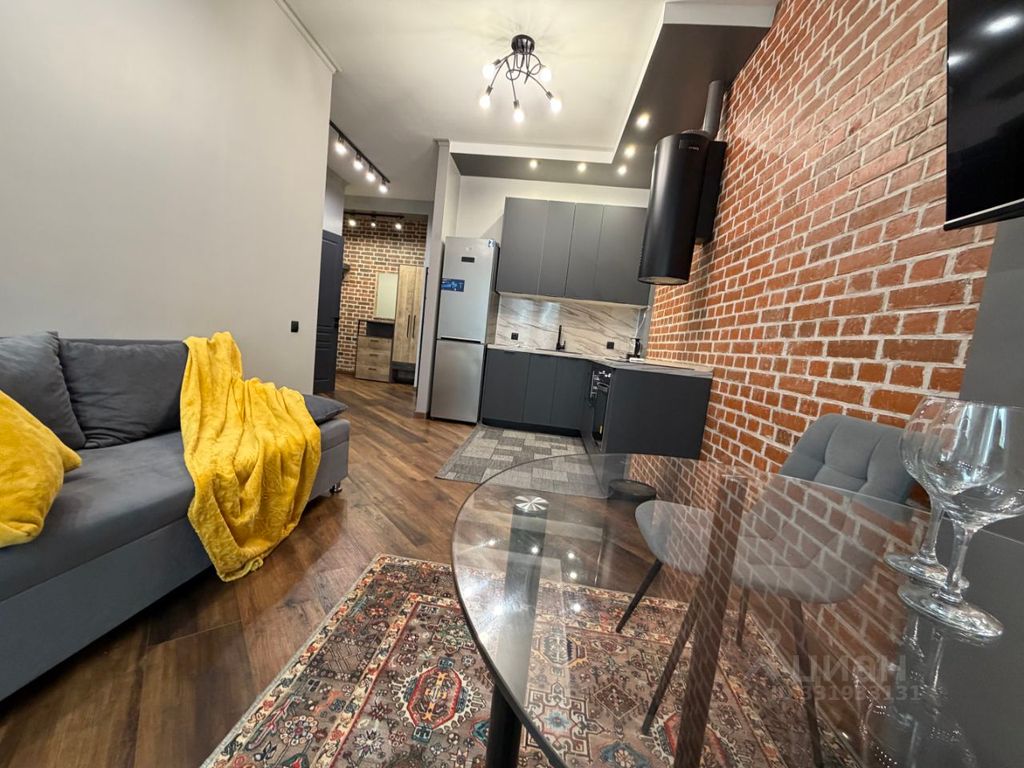 m. ZIL: Apartment, 1-rooms