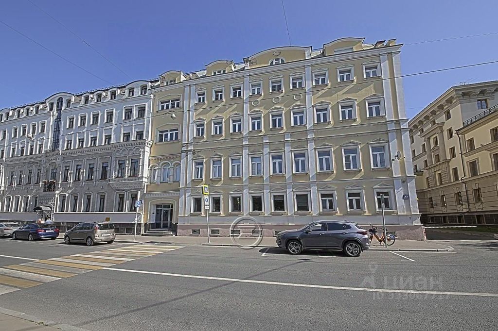 m. Tretyakovskaya: Apartment, 3-rooms
