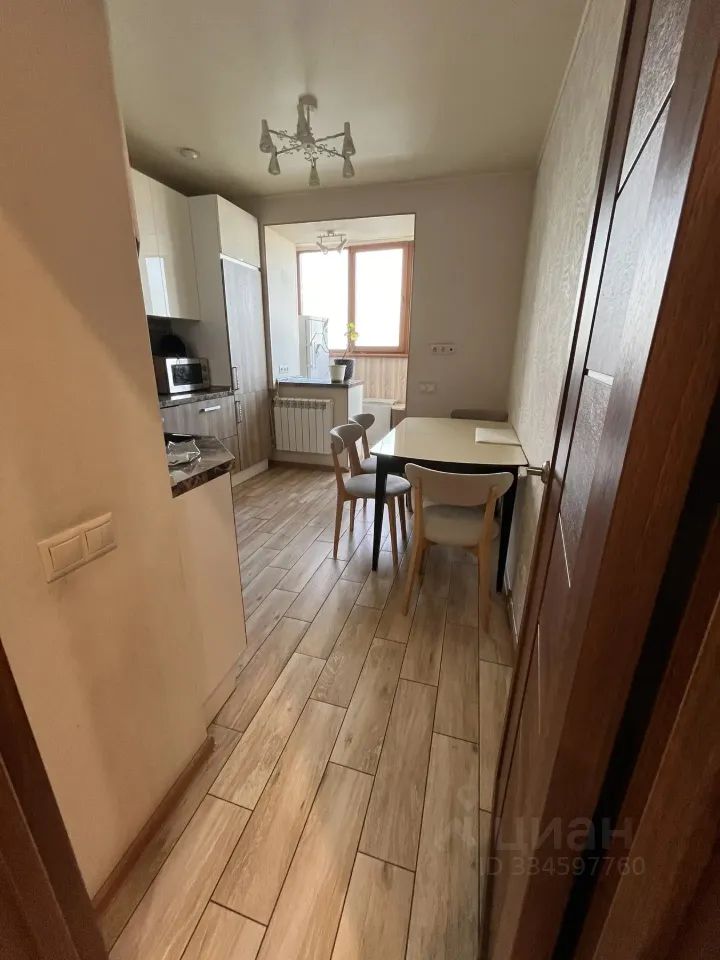 m. Lukhmanovskaya: Apartment, 2-rooms