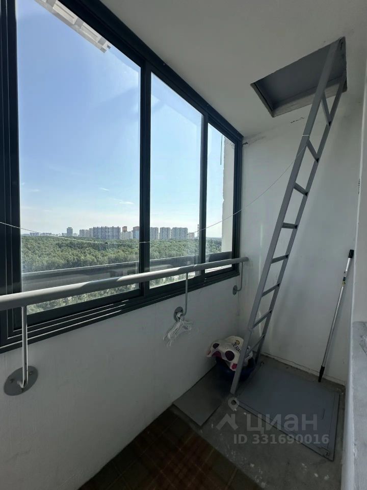 m. Bulvar Dmitriya Donskogo: Apartment, 2-rooms