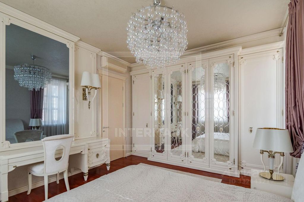 m. Dobryninskaya: Apartment, 4-rooms