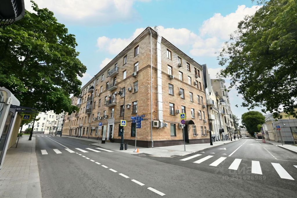 m. Smolenskaya: Apartment, 3-rooms