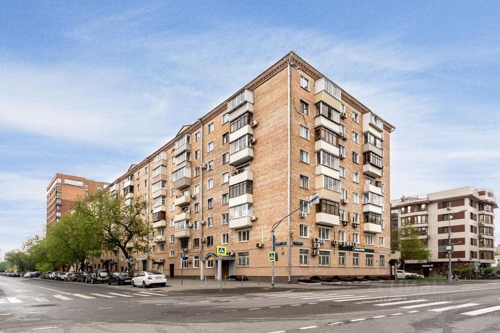 m. Ulitsa 1905 goda: Apartment, 2-rooms