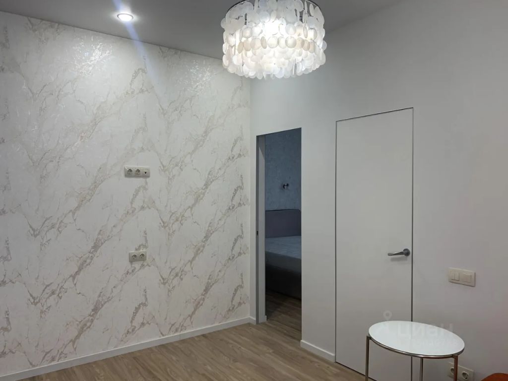 m. ZIL: Apartment, 2-rooms