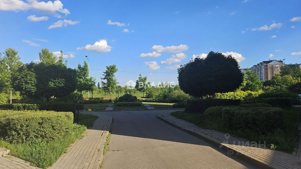 m. Solnechnaya: Apartment, 3-rooms
