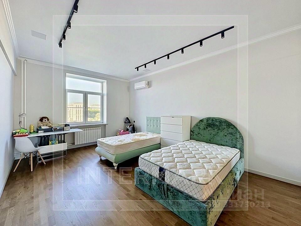 m. Novokuznetskaya: Apartment, 2-rooms