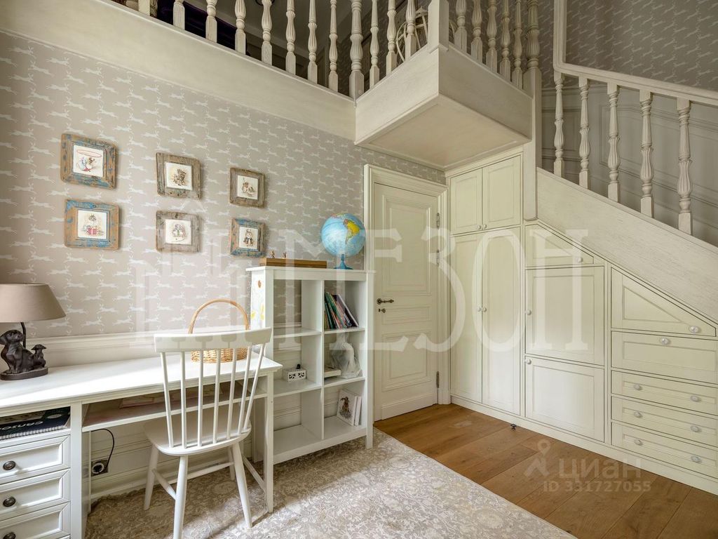 m. Chistye prudy: Apartment, 5-rooms