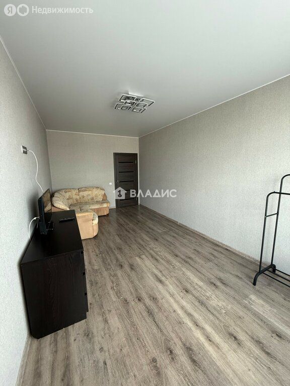 m. Lukhmanovskaya: Apartment, 2-rooms