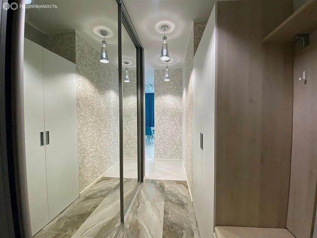 m. ZIL: Apartment, 2-rooms