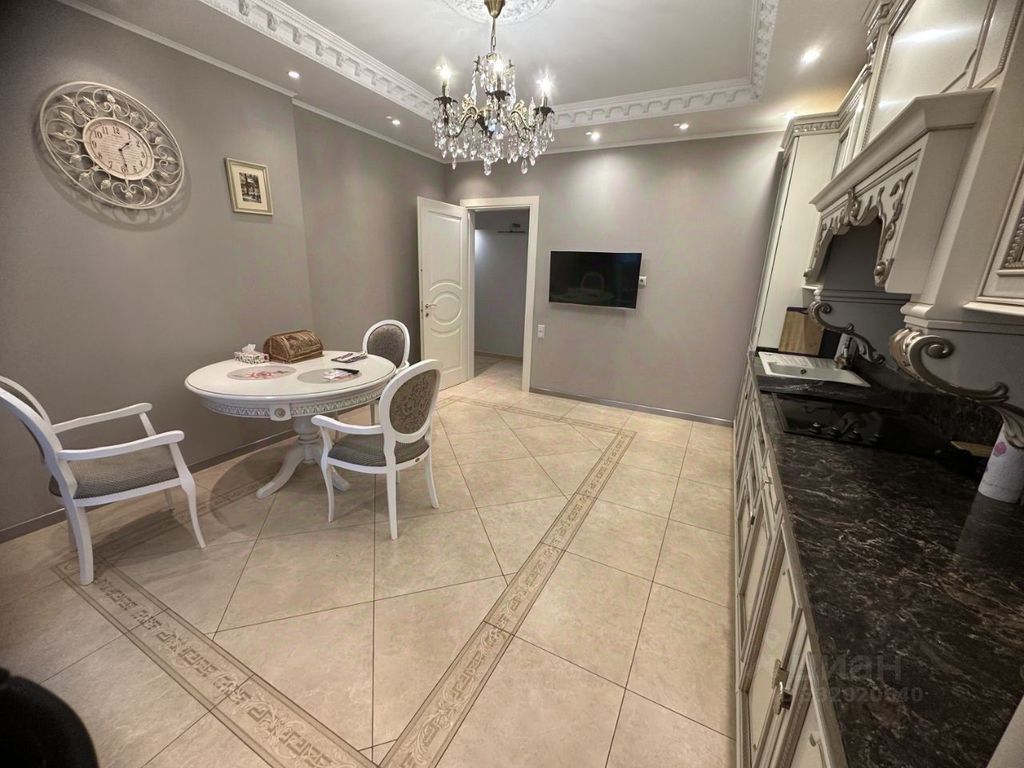 m. Profsoyuznaya: Apartment, 3-rooms