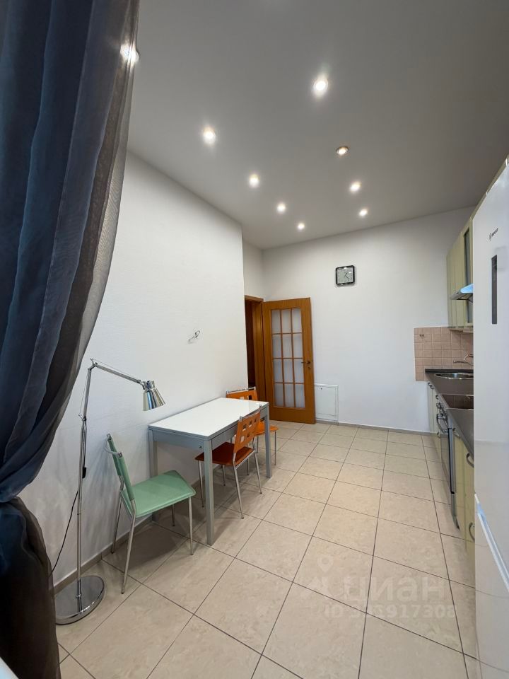m. Oktyabrskoe pole: Apartment, 2-rooms