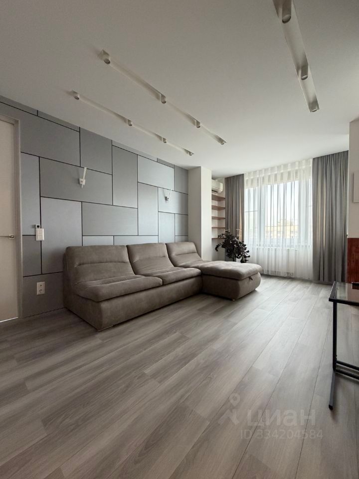 m. Narodnoe Opolchenie: Apartment, 2-rooms