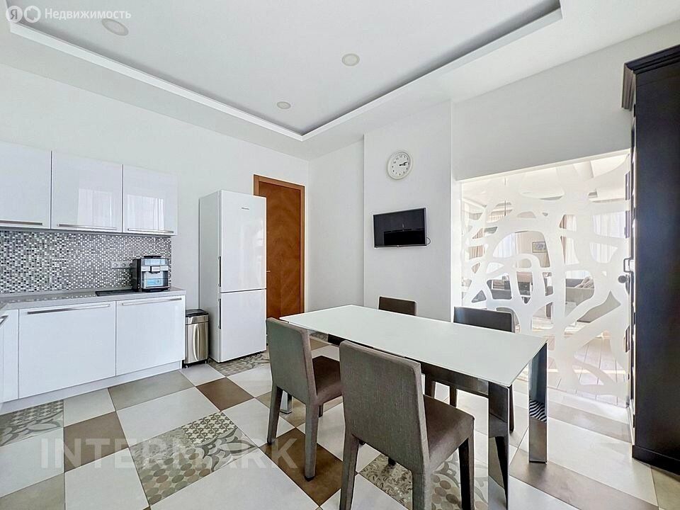 m. Smolenskaya: Apartment, 4-rooms